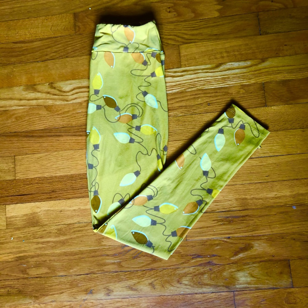 LuLaRoe Mustard Yellow Christmas Light Leggings OS